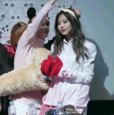 트와이스 두피마사지 기 반응.gif | 인스티즈