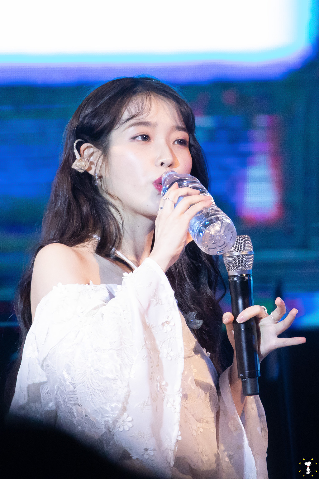 190517 아이유 dlwlrma - 금요일에 만나요 + 삐삐 + 봄 사랑 벚꽃 말고 + 너의 의미 + 좋은 날+ 레옹 + 팔레트 + 밤편지 연세대 아카라카 | 인스티즈