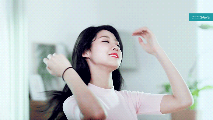 머리묶는 설현이 ㄷㄷ.gif | 인스티즈