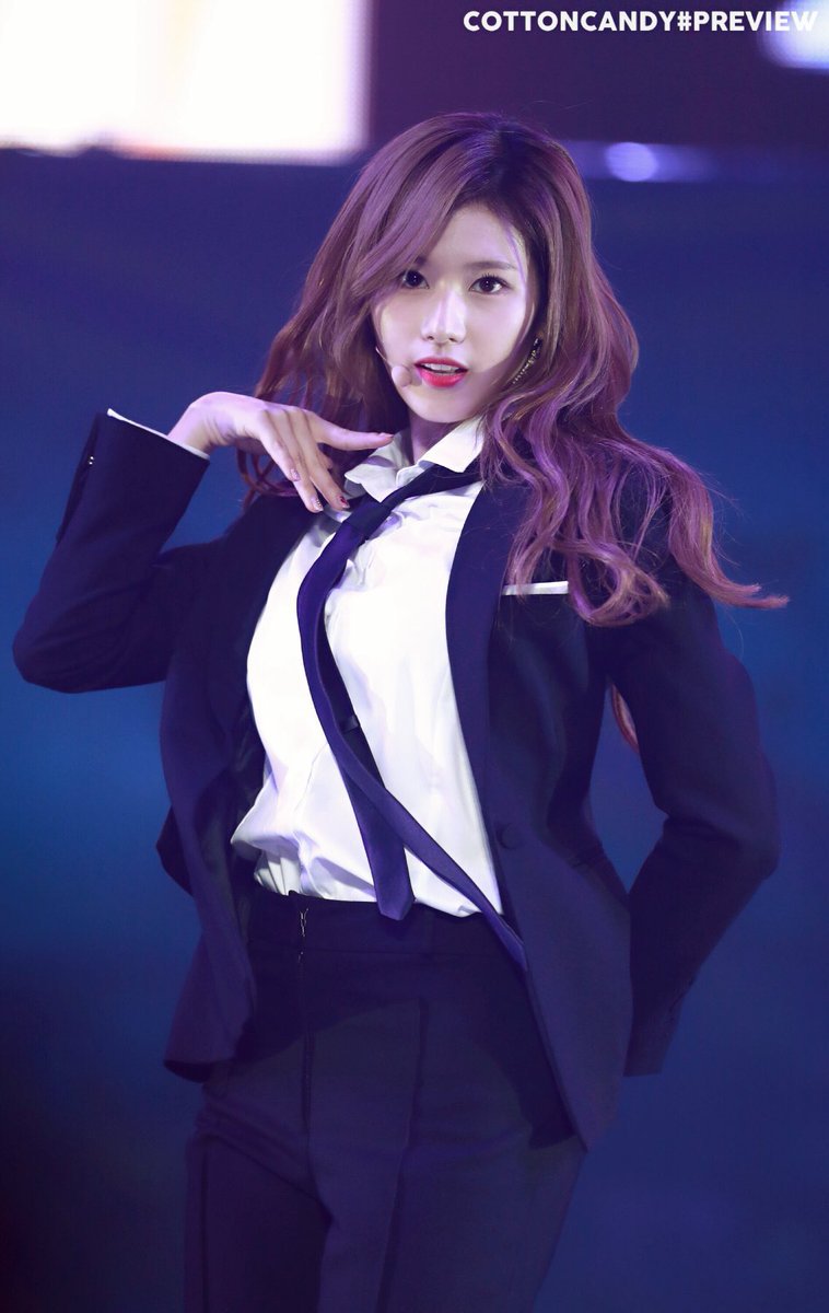 카리스마 넘치는 사나.jpg | 인스티즈