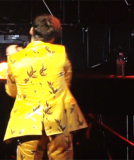 춤추는 해리스타일스.gif | 인스티즈