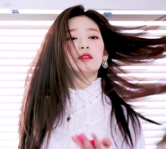 애잔한 개굴아씨 아이즈원 김민주.jpgif | 인스티즈