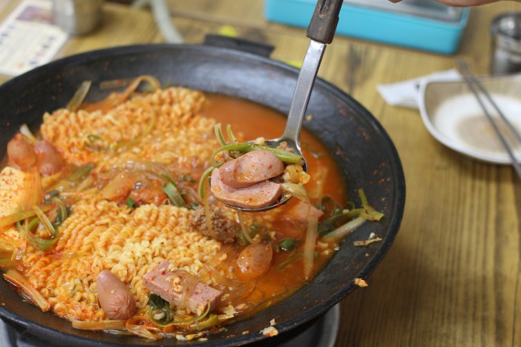 50년 부대찌개의 전설.jpg | 인스티즈