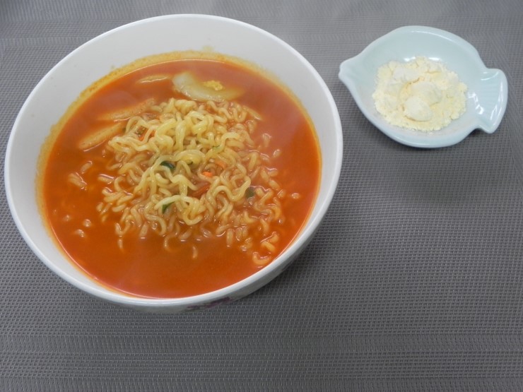 틈새라면 이미지