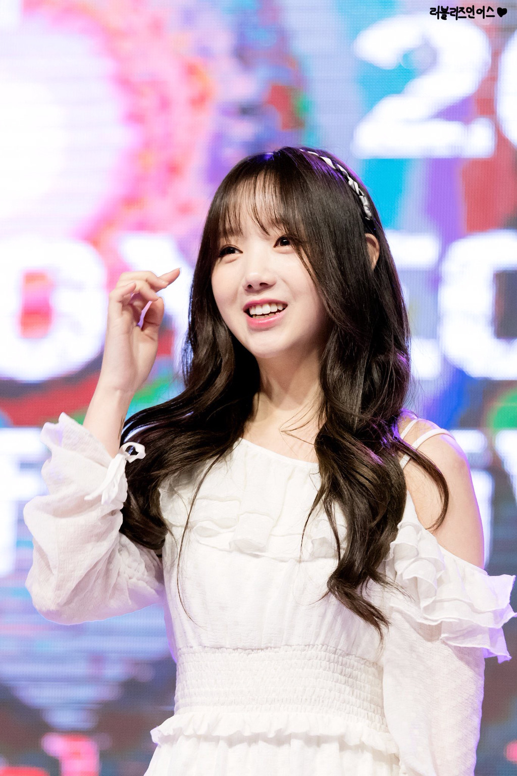 [러블리즈] 일 하다가 꽤나 더워져서 케이 | 인스티즈