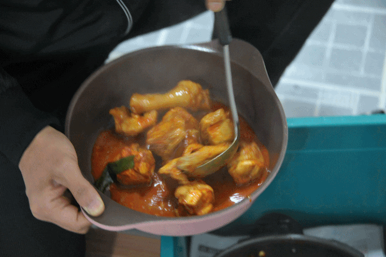 밤에 먹으면 꿀맛이라는 어느 야식집 닭볶음탕 | 인스티즈
