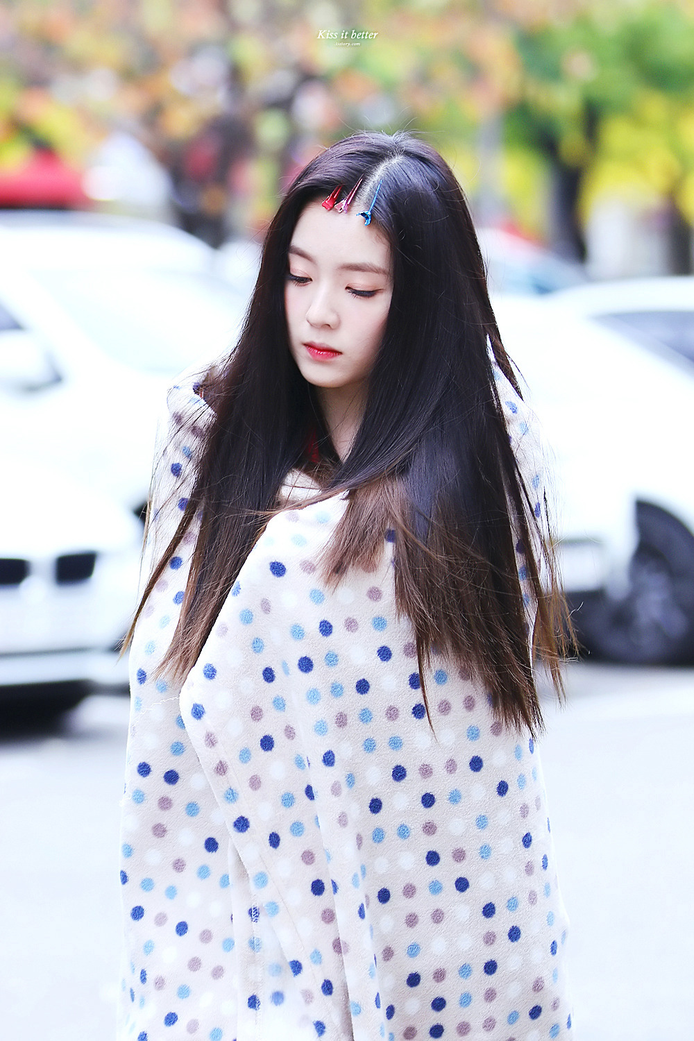 얼굴만 내놓은 아이린 | 인스티즈