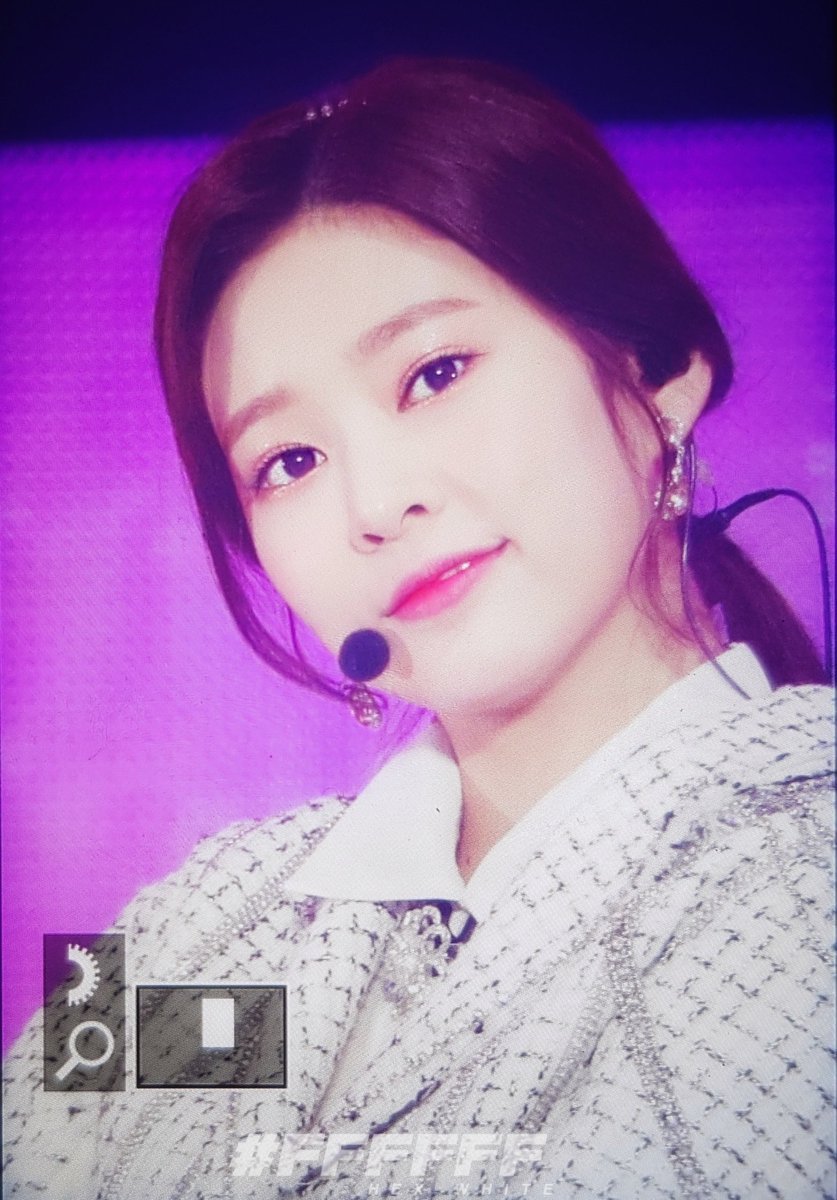 프리뷰로 보는 오늘자 아이즈원 김민주.jpg | 인스티즈