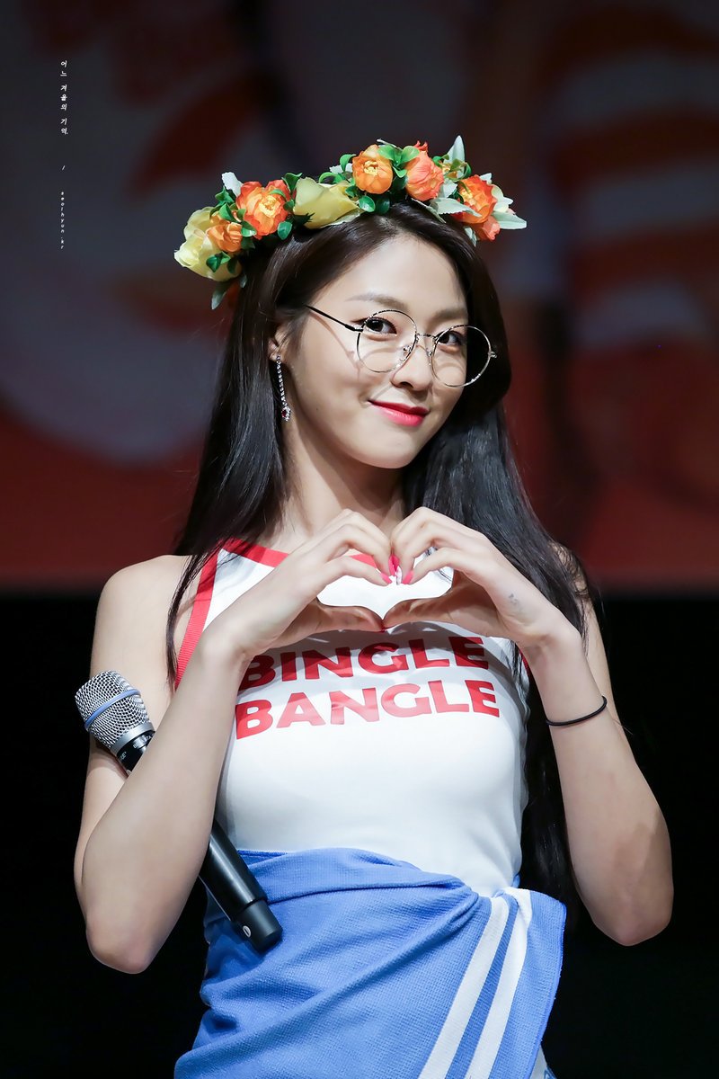 미모 는 18시즌 설현이.jpgif | 인스티즈